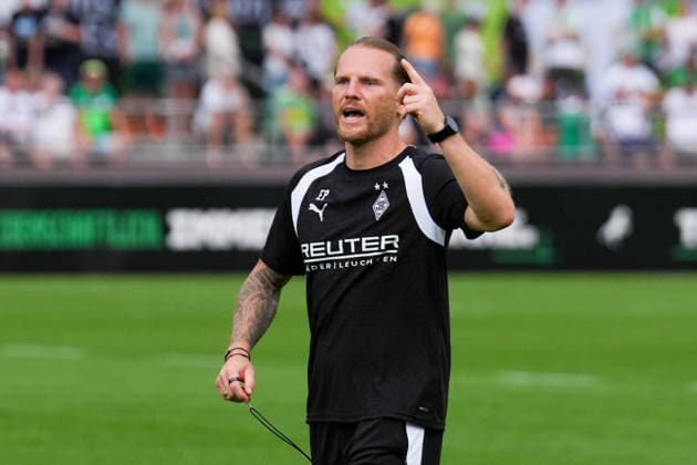 August 2, 2026, xydrx, soccer, training camp, Borussia Mönchengladbach, 2026–2027 season, Birkenmoos Stadium: Eugen Polanski, head coach of Borussia Mönchengladbach, gesturing. DFB regulations prohibit any use of photographs as image sequences and or quasi-video. Copyright: HMBxMedia YannisxDreimann
