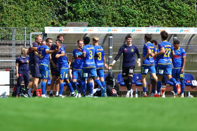 6 Yegor Melenivskyi of SV Atlas Delmenhorst celebrates his goal—the 1-1 equalizer—with his teammates. Soccer Men s Regionalliga Nord 2026–2027 Season Matchday 1 FC Eintracht Norderstedt vs. SV Atlas Delmenhorst August August 2, 2026 Edmund Plambeck Stadium