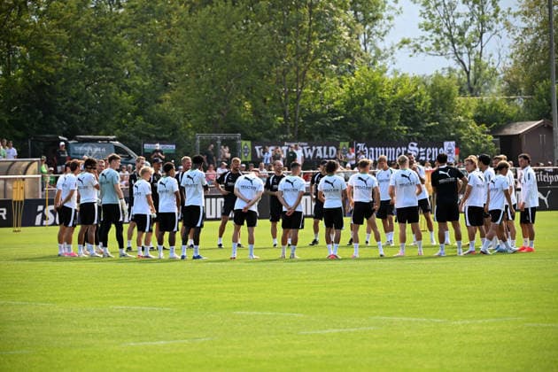 August 2, 2026 Rottach Egern Soccer, Men s, 2026–2027 Season, Borussia Mönchengladbach Training Camp, Pre-Training Speech; DFL regulations prohibit any use of photographs as image sequences and or quasi-video; Am Birkenmoos Stadium, Bavaria, Germany