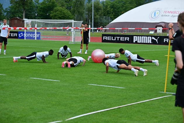 August 2, 2026 Rottach Egern Soccer, Men s, 2026–2027 Season, Borussia Mönchengladbach Training Camp; Push-ups for the Losing Team; DFL regulations prohibit any use of photographs as image sequences and or quasi-video; Am Birkenmoos Stadium, Bavaria, Germany