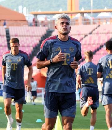 SKO, Luis Diaz, FC Bayern Munich 14, FC Bayern Munich open practice ahead of the friendly match against Jeju SK, 2026–27 season, March 8, 2026, Bayern Munich, South Korea Copyright: xEibner-Pressefotox EP_JNL