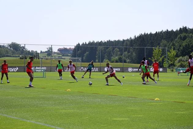 GER, Bayer 04 Leverkusen Training Camp in Blankenhain, August 3, 2026, Blankenhain, GER, 2026–2027 Season, Bundesliga 1, Bayer 04 Leverkusen Training Camp in Pictures: The Werkself in Training, with the team hotel in the background. DFL regulations prohibit any use of photographs as image sequences and or quasi-video.