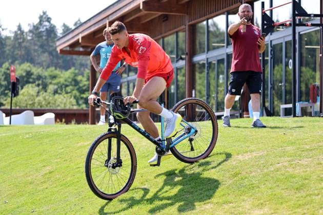 GER, Bayer 04 Leverkusen Training Camp in Blankenhain, August 3, 2026, Blankenhain, GER, 2026–2027 Season, Bundesliga 1, Bayer 04 Leverkusen Training Camp in Pictures: Patrik Schick on a Bicycle. DFL regulations prohibit any use of photographs as image sequences and or quasi-video.