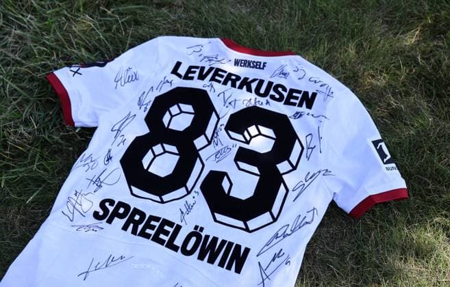GER, Bayer 04 Leverkusen Training Camp in Blankenhain, August 3, 2026, Blankenhain, GER, 2026–2027 Season, Bundesliga 1, Bayer 04 Leverkusen Training Camp: A Photo of a Jersey with Collected Autographs. DFL regulations prohibit any use of photographs as image sequences and or quasi-video content.