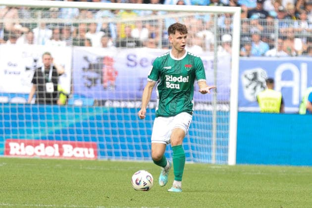 August 1, 2026, Men s Soccer, 2026–2027 Season, Bavarian Regional League, Matchday 2: 1 FC Schweinfurt 1905 vs. TSV 1860 Munich; Nicolas Pfarr of FC Schweinfurt 05, No. 26, with the ball; single frame; Schweinfurt Riedel Bau Arena at Sachs Stadium, Bavaria, Lower Franconia, Germany