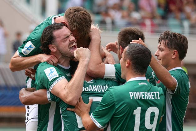 August 1, 2026, Men s Soccer, 2026–2027 Season, Bavarian Regional League, Matchday 2: 1 FC Schweinfurt 1905 vs. TSV 1860 Munich; Schweinfurt celebrates the 2–1 victory thanks to Mike Dellinger; FC Schweinfurt 05, 10; Schweinfurt Riedel Bau Arena at Sachs Stadium, Bavaria, Lower Franconia, Germany