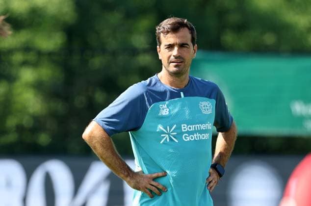 GER, Bayer 04 Leverkusen Training Camp in Blankenhain, August 3, 2026, Blankenhain, GER, 2026–2027 Season, Bundesliga 1, Bayer 04 Leverkusen Training Camp in Pictures: Coach Carles Martinez, Leverkusen. DFL regulations prohibit any use of photographs as image sequences and or quasi-video content.