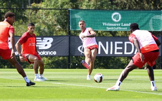 GER, Bayer 04 Leverkusen Training Camp in Blankenhain, August 3, 2026, Blankenhain, GER, 2026–2027 Season, Bundesliga 1, Bayer 04 Leverkusen Training Camp in Pictures: Aleix Garcia, Leverkusen on the Ball. DFL regulations prohibit any use of photographs as image sequences and or quasi-video content.