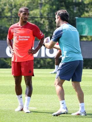 GER, Bayer 04 Leverkusen Training Camp in Blankenhain, August 3, 2026, Blankenhain, GER, 2026–2027 Season, Bundesliga 1, Bayer 04 Leverkusen Training Camp in Pictures: Arthur Leverkusen Receives Instructions. DFL regulations prohibit any use of photographs as image sequences and or quasi-video.