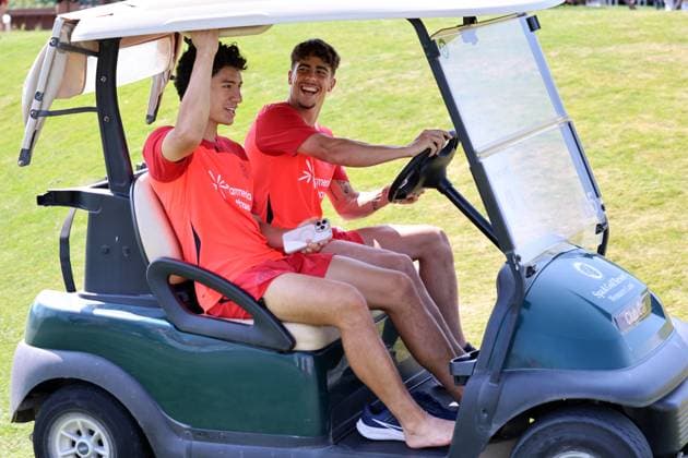 GER, Bayer 04 Leverkusen Training Camp in Blankenhain, August 3, 2026, Blankenhain, GER, 2026–2027 Season, Bundesliga 1, Bayer 04 Leverkusen Training Camp in Pictures: Afonso Moreira (Leverkusen) and Ibrahim Maza (Leverkusen) with a golf caddy. DFL regulations prohibit any use of photographs as image sequences and or quasi-video content.