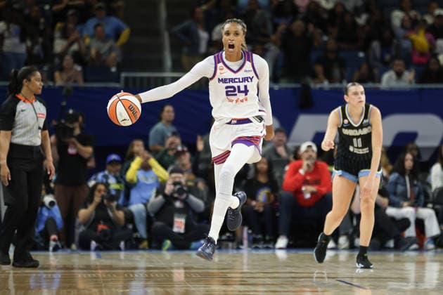 CHICAGO, USA - August 3: DeWanna Bonner (24 Phoenix Mercury) reacts to a play during the WNBA, Basketball Damen, USA game between the Chicago Sky and Phoenix Mercury at Wintrust Arena on Monday, August 3 in Chicago, USA Copyright: xShainaxBenhiyoun SPPx Sportspressphoto_SPR200326
