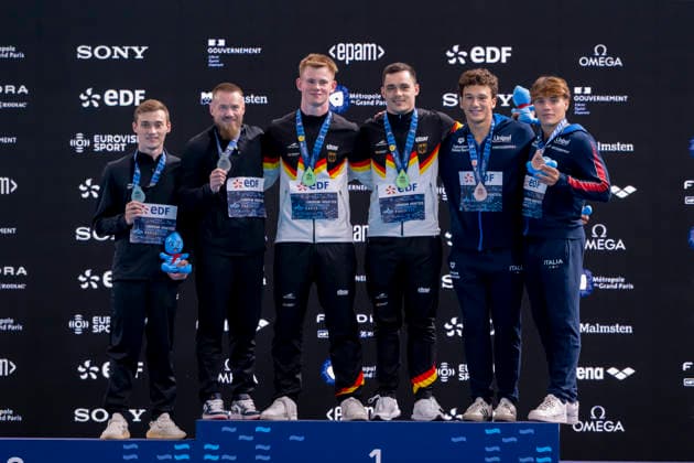 France, Paris, Centre Aquatique Olympique Metropole du Grand Paris, August 3, 2026, European Aquatics Championships – Artistic Swimming, Day 4, Men’s 3m Springboard Synchronized Final, Medal Ceremony Men’s 3m Springboard Synchronized Final, Evgenii Kuznetsov and Nikita Shleikher of Neutral Athletes B Russia, Lou Noel Guy Massenberg and Jonathan Giesbert Schauer of Germany, Stefano Belotti and Matteo Santoro of Italy, Photo by Eibner Pressefoto Tino Henschel, European Aquatics Championships – Artistic Swimming, Day 4, Men’s 3m Springboard Synchronized Final, Paris Copyright: xEibnerxPressefotox
