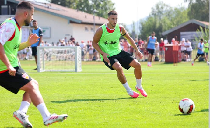 August 4, 2026, Germany, Grassau, Bundesliga, 2026–2027 season, VfB Stuttgart training camp, from left: Deniz Undav, Ermedin Demirovic