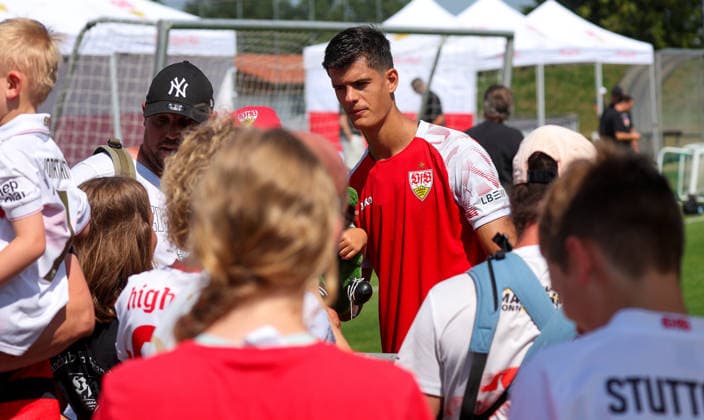 August 4, 2026, Germany, Grassau, Bundesliga, 2026–2027 Season, VfB Stuttgart Training Camp, Chema with the Fans
