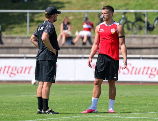 August 4, 2026, Germany, Grassau, Bundesliga, 2026–2027 season, VfB Stuttgart training camp, from left: VfB coach Sebastian Hoeneß, Ermedin Demirovic