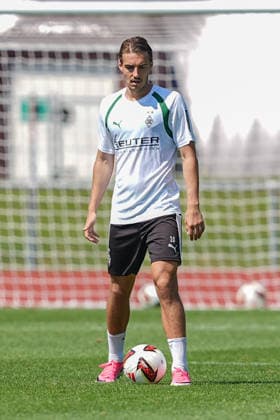 August 4, 2026, xydrx, soccer, training camp, Borussia Mönchengladbach, 2026–2027 season, Stadion am Birkenmoos, Florian Neuhaus, Borussia Mönchengladbach, 10. DFB regulations prohibit any use of photographs as image sequences and or quasi-video Copyright: HMBxMedia YannisxDreimann