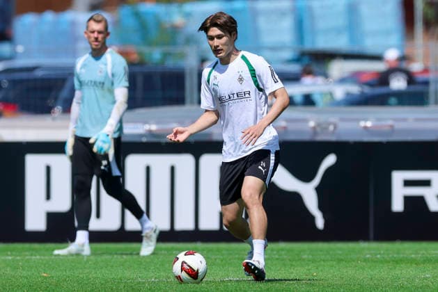 Daiki Hashioka of Borussia Mönchengladbach controls the ball during Borussia Mönchengladbach s training camp, Birkenmoos Stadium on August 4, 2026, in Rottach Egern, Germany. Photo by Marco Steinbrenner, DeFodi Images. Daiki Hashioka of Borussia Mönchengladbach controls the ball during the Borussia Mönchengladbach training camp at Birkenmoos Stadium on August 4, 2026 in Rottach-Egern, Germany. Photo by Marco Steinbrenner, DeFodi Images. Photo by Marco Steinbrenner, DeFodi Images