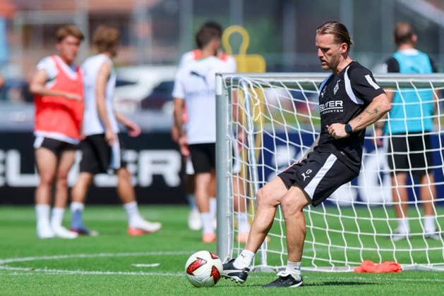 Coach Eugen Polanski of Borussia Mönchengladbach controls the ball during Borussia Mönchengladbach’s training camp, Birkenmoos Stadium on August 4, 2026, in Rottach Egern, Germany. Photo by Marco Steinbrenner, DeFodi Images. Coach Eugen Polanski of Borussia Mönchengladbach controls the ball during the Borussia Mönchengladbach training camp at Birkenmoos Stadium on August 4, 2026 in Rottach-Egern, Germany. Photo by Marco Steinbrenner, DeFodi Images. Photo by Marco Steinbrenner, DeFodi Images