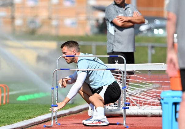 August 4, 2026 Rottach Egern Soccer, Men s, 2026–2027 Season, Borussia Mönchengladbach Training Camp Training exercise with goalkeeper Daniel Batz Gladbach DFL regulations prohibit any use of photographs as image sequences and or quasi-video Am Birkenmoos Stadium Bavaria, Germany