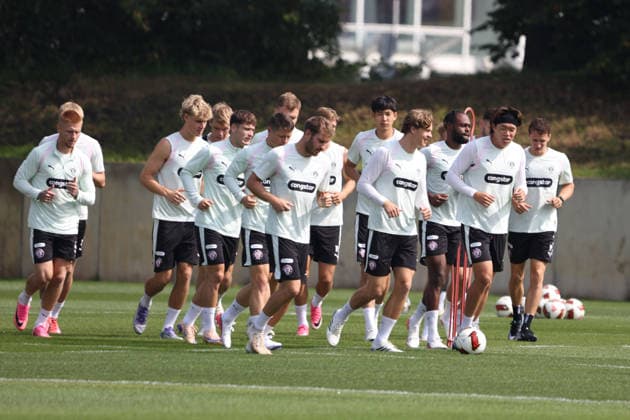 Soccer I Men s Team I 2026–2027 Season I 1st and 2nd Bundesliga I FC St. Pauli I Practice I August 4, 2026 FC St. Pauli players during practice in Hamburg at the Kollaustraße training facility, Hamburg, Germany Copyright: xLobeca RalfxHomburgx