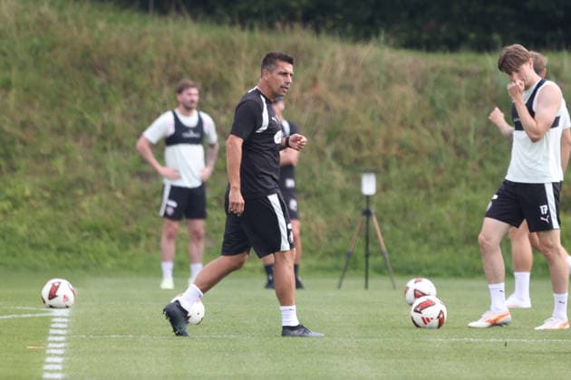 Soccer I Men s Team I 2026–2027 Season I 1st and 2nd Bundesliga I FC St. Pauli I Practice I August 4, 2026 Marcel Rapp, Head Coach, FC St. Pauli Hamburg, Kollaustraße Training Facility, Hamburg, Germany Copyright: xLobeca RalfxHomburgx