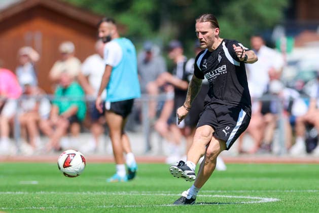 Coach Eugen Polanski of Borussia Mönchengladbach controls the ball during Borussia Mönchengladbach’s training camp, Birkenmoos Stadium on August 4, 2026, in Rottach Egern, Germany. Photo by Marco Steinbrenner, DeFodi Images. Coach Eugen Polanski of Borussia Mönchengladbach controls the ball during the Borussia Mönchengladbach training camp at Birkenmoos Stadium on August 4, 2026 in Rottach-Egern, Germany Photo by Marco Steinbrenner, DeFodi Images Photo by Marco Steinbrenner, DeFodi Images