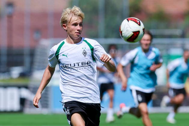 Fritz Fleck of Borussia Mönchengladbach controls the ball during Borussia Mönchengladbach s training camp, Birkenmoos Stadium on August 4, 2026, in Rottach Egern, Germany. Photo by Marco Steinbrenner, DeFodi Images. Fritz Fleck of Borussia Mönchengladbach controls the ball during the Borussia Mönchengladbach training camp at Birkenmoos Stadium on August 4, 2026 in Rottach-Egern, Germany. Photo by Marco Steinbrenner, DeFodi Images. Photo by Marco Steinbrenner, DeFodi Images