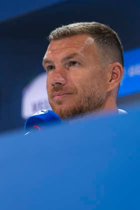 August 4, 2026, Edin Dzeko s debut with FC Schalke 04 in Gelsenkirchen at the Veltins Arena, North Rhine-Westphalia, Germany xRHR PHOTO DEx Copyright: DennisxEwert RHR-FOTOx RHR-FOTO DE
