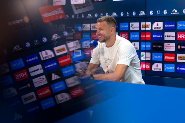 August 4, 2026, Edin Dzeko s debut with FC Schalke 04 in Gelsenkirchen at the Veltins Arena, North Rhine-Westphalia, Germany xRHR PHOTO DEx Copyright: DennisxEwert RHR-FOTOx RHR-FOTO DE