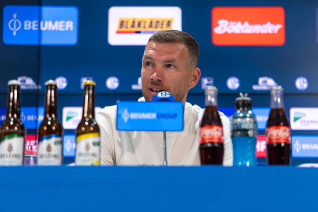 August 4, 2026, Edin Dzeko s debut with FC Schalke 04 in Gelsenkirchen at the Veltins Arena, North Rhine-Westphalia, Germany xRHR PHOTO DEx Copyright: DennisxEwert RHR-FOTOx RHR-FOTO DE