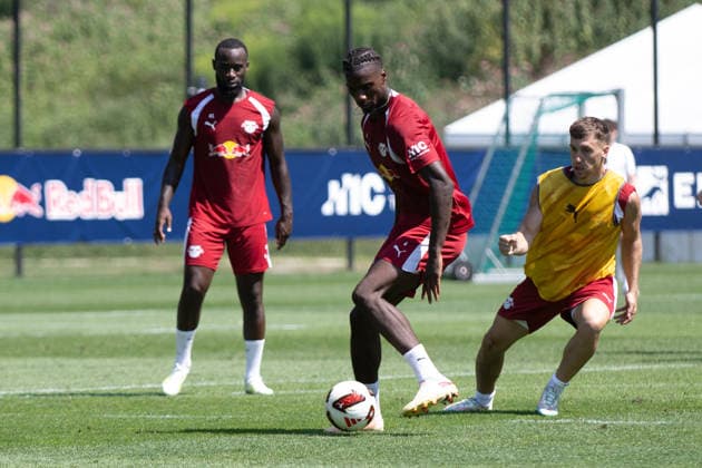 Ezechiel Banzuzi (RB Leipzig, No. 6) vs. Brajan Gruda (RB Leipzig, No. 10), RB Leipzig, soccer, training camp in Austria, preseason, 2026–2027 season, GER, August 4, 2026, Eibner Press Photo: Andreas Ulmer, RB Leipzig, soccer, training camp in Austria, preseason, 2026–2027 season, GER, August 4, 2026, Copyright: xEibner-Pressefoto AndreasxUlmerx EP_AUR