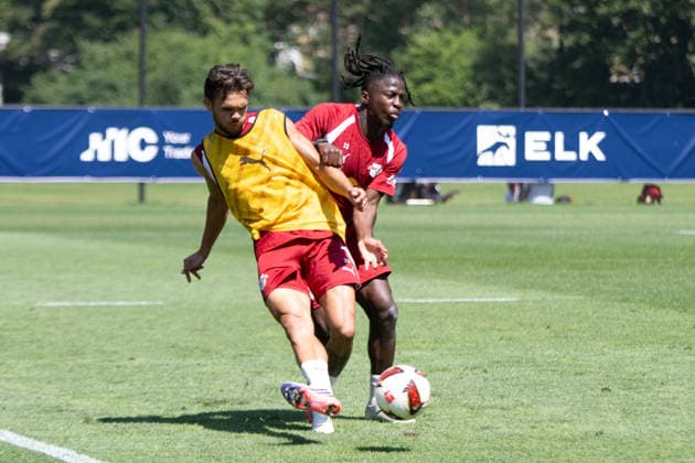 Johan Bakayoko (RB Leipzig, 11), on the right, against Max Finkgrafe (RB Leipzig, 35), RB Leipzig, soccer, training camp in Austria, preseason, 2026–2027 season, GER, August 4, 2026, Eibner Press Photo: Andreas Ulmer, RB Leipzig, soccer, training camp in Austria, preseason, 2026–2027 season, GER, August 4, 2026, Copyright: xEibner-Pressefoto AndreasxUlmerx EP_AUR