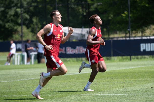 Assan Ouedraogo, RB Leipzig, No. 8, leads the sprint; RB Leipzig, soccer, training camp in Austria, preseason, 2026–2027 season, GER, August 4, 2026, Eibner Press Photo: Andreas Ulmer, RB Leipzig, soccer, training camp in Austria, preseason, 2026–2027 season, GER, August 4, 2026, Copyright: xEibner-Pressefoto AndreasxUlmerx EP_AUR