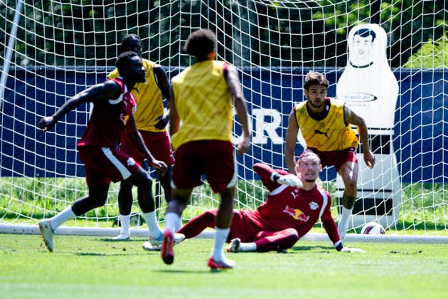 Maarten Vandevoordt, RB Leipzig, 26, goalkeeper makes a save on the goal line, RB Leipzig, soccer, training camp in Austria, preseason, 2026–2027 season, GER, August 4, 2026, Eibner Press Photo Andreas Ulmer RB Leipzig, soccer, training camp in Austria, preseason, 2026–2027 season, GER, August 4, 2026, Copyright: xEibner-Pressefoto AndreasxUlmerx EP_AUR