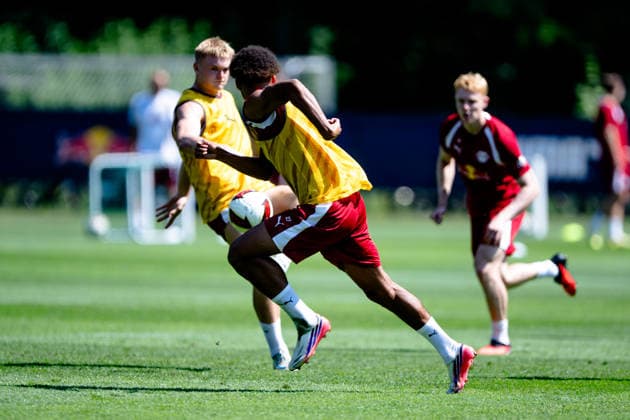 Conrad Harder (RB Leipzig, No. 09) on the left passes to Assan Ouedraogo (RB Leipzig, No. 08), RB Leipzig, soccer, training camp in Austria, preseason, 2026–2027 season, GER, August 4, 2026, Eibner Press Photo: Andreas Ulmer, RB Leipzig, soccer, training camp in Austria, preseason, 2026–2027 season, GER, August 4, 2026, Copyright: xEibner-Pressefoto AndreasxUlmerx EP_AUR
