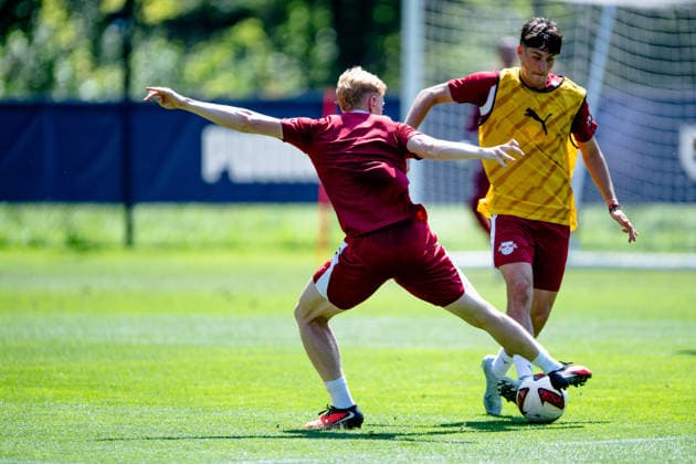 Andrija Maksimovic (RB Leipzig), 30, with the ball against Nicolas Seiwald (RB Leipzig), 13; RB Leipzig, soccer, training camp in Austria, preseason, 2026–2027 season, GER, August 4, 2026, Eibner Press Photo: Andreas Ulmer, RB Leipzig, soccer, training camp in Austria, preseason, 2026–2027 season, GER, August 4, 2026, Copyright: xEibner-Pressefoto AndreasxUlmerx EP_AUR