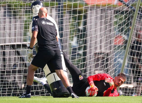 August 4, 2026, Germany, Grassau, Bundesliga, 2026–2027 season, VfB Stuttgart training camp, from left: goalkeeper coach Steffen Krebs, Fabian Bredlow
