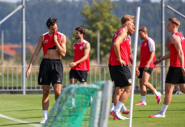 August 4, 2026, Germany, Grassau, Bundesliga, 2026–2027 season, VfB Stuttgart training camp, from left: Atakan Karazor, Finn Jeltsch, Chris Führich