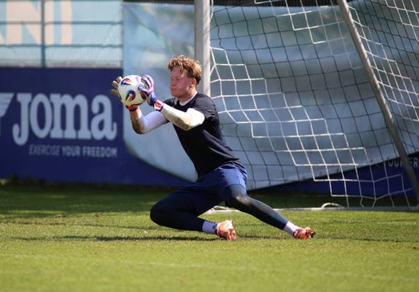 Soccer, Men s, Bavarian Regional League, 2026–2027 Season, TSV 1860 Munich, Training: Paul Bachmann of TSV 1860 Munich catches the ball confidently