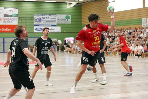 August 4, 2026, xovx, Lindencup Handball, HSG Linden vs. HSG Wettenberg: Patrick Piesch (HSG Linden), Luca Weimer (HSG Linden), Tristan Schepp (HSG Wettenberg), Maduwike Okpara (HSG Linden), Aron Weiße (HSG Wettenberg); Linden Stadthalle, Hesse, Germany, DE