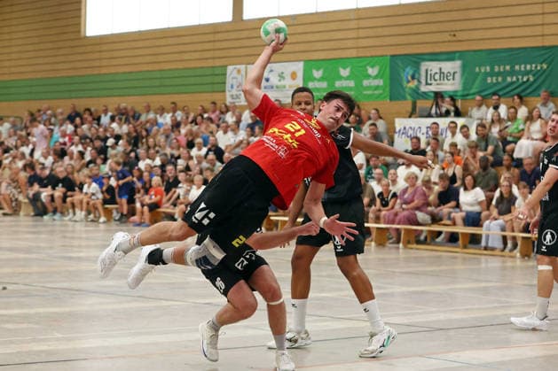 August 4, 2026, xovx, Lindencup Handball, HSG Linden vs. HSG Wettenberg: Tristan Schepp (HSG Wettenberg), Luca Weimer (HSG Linden), Maduwike Okpara (HSG Linden), Linden Stadthalle, Hesse, Germany, DE