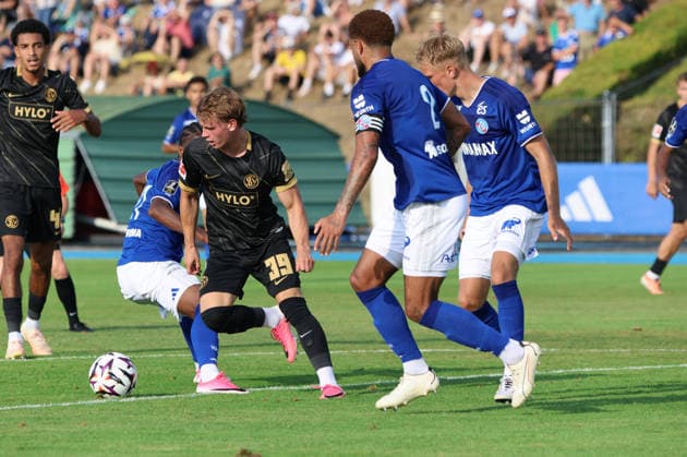 August 4, 2026, Soccer, Men s, Friendly Match, 2026–2027 Season, Racing Strasbourg vs. SV 07 Elversberg, Cole Campbell (SV 07 Elversberg), Andrew Omobamidele (Racing Strasbourg), Haguenau, Parc des Sports de Haguenau, Grand Est, France (FRA) Copyright: xSebastianxBachx