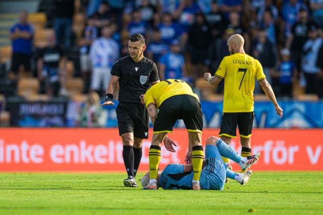 August 4, 2026: Cristian Martinez of Slovan Bratislava in pain during the Champions League soccer qualifying match between Mjällby and Slovan Bratislava on August 4, 2026 in Hällevik. Photo by Christoffer Borg Mattisson, BILDBYRAN COP 261 CB0545 soccer football UEFA Champions League Mjällby Slovan Bratislava bbeng  Copyright: CHRISTOFFERxBORGxMATTISSON BB260804CB068