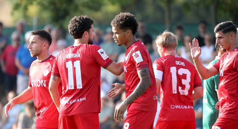 August 4, 2026, xfsx, Men s, Soccer, 2026–2027 Season, BFV Association Cup, Round 2: TSV Abtswind vs. FC Würzburger Kickers; from left: Dominik Meisel (FC Würzburger Kickers), Dion Berisha (FC Würzburger Kickers), Jermain Nischalke (FC Würzburger Kickers), Philipp Ochs (FC Würzburger Kickers), Ivan Franjic, FC Würzburger Kickers, celebrating the goal, goal celebration, celebrating the 0–1 goal at Abtswind Kraeuter Mix Arena, Kitzingen, Germany