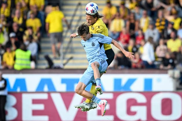 HÄLLEVIK, SWEDEN 20260804 Bratislava s Alexej Maros and Mjällby s Tom Pettersson battle for a header during Tuesday s Champions League qualifier, Round 3, Game 1 of 2, between Mjällby AIF and SK Slovan Bratislava at Strandvallen in HÄLLEVIK, SWEDEN x10760x  Copyright: xPatricxSöderström TTx CHAMPIONS LEAGUE MJÄLLBY-BRATISLAVA