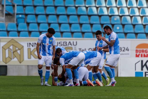 August 4, 2026, GER, Regionalliga North East, Matchday 3, 2026–2027 Season, Chemnitz, Chemnitzer FC vs. FSV Zwickau: Domenico Alberico (Chemnitzer FC 10) celebrates; Ken Tchouangue (Chemnitzer FC 20), Maurizio Grimaldi (Chemnitzer FC 23), Andreas Geipl (Chemnitzer FC 6), Dennis Slamar (Chemnitzer FC 21), Chemnitz Eins Stadium, An der Gellertstraße, Saxony, Germany Copyright: xnordphotoxGmbHx xTrienitzx