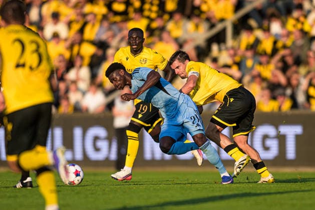 August 4, 2026: Suleiman Camara Sanneh of Slovan Bratislava and Jesper Gustavsson of Mjällby during the Champions League soccer qualifying match between Mjällby and Slovan Bratislava on August 4, 2026 in Hällevik Photo Christoffer Borg Mattisson BILDBYRAN COP 261 CB0545 soccer football fotball UEFA Champions League Champions League Mjällby Slovan Bratislava bbeng  Copyright: CHRISTOFFERxBORGxMATTISSON BB260804CB112