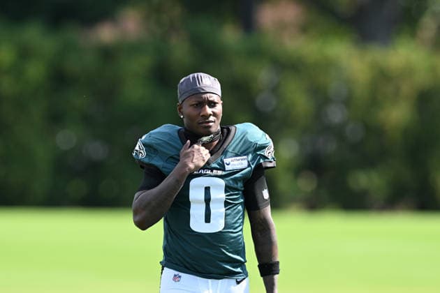 PHILADELPHIA, PA - AUGUST 04: Philadelphia Eagles wide receiver Hollywood Brown 0 looks on during the Philadelphia Eagles training camp on August 4th, 2026 at Jefferson Health Training Center in Philadelphia, PA. (Photo by Terence Lewis Icon Sportswire) NFL, American Football Herren, USA AUG 04 Eagles Training Camp EDITORIAL USE ONLY Icon260804023