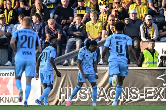 HÄLLEVIK, SWEDEN Aug. 4, 2026 Manasse Kianga, center forward for Bratislava, celebrates after scoring during the first leg of the UEFA Champions League third qualifying round soccer match between Mjällby AIF and SK Slovan Bratislava at Strandvallen in Hällevik, Sweden, on Aug. 4, 2026 HÄLLEVIK SWEDEN x10760x  Copyright: xPatricxSöderström TTx SWEDEN SOCCER CHAMPIONS LEAGUE MJALLBY-BRATISLAVA