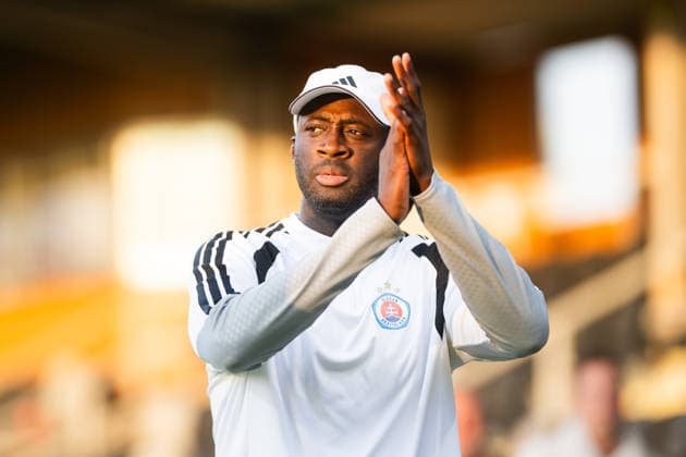 HÄLLEVIK, SWEDEN 20260804 Bratislava coach Yaya Touré in the center during Tuesday s Champions League qualifying round 3 match 1 of 2 between Mjällby AIF and SK Slovan Bratislava at Strandvallen, HÄLLEVIK, SWEDEN x10760x  Copyright: xPatricxSöderström TT TTx CHAMPIONS LEAGUE MJÄLLBY-BRATISLAVA